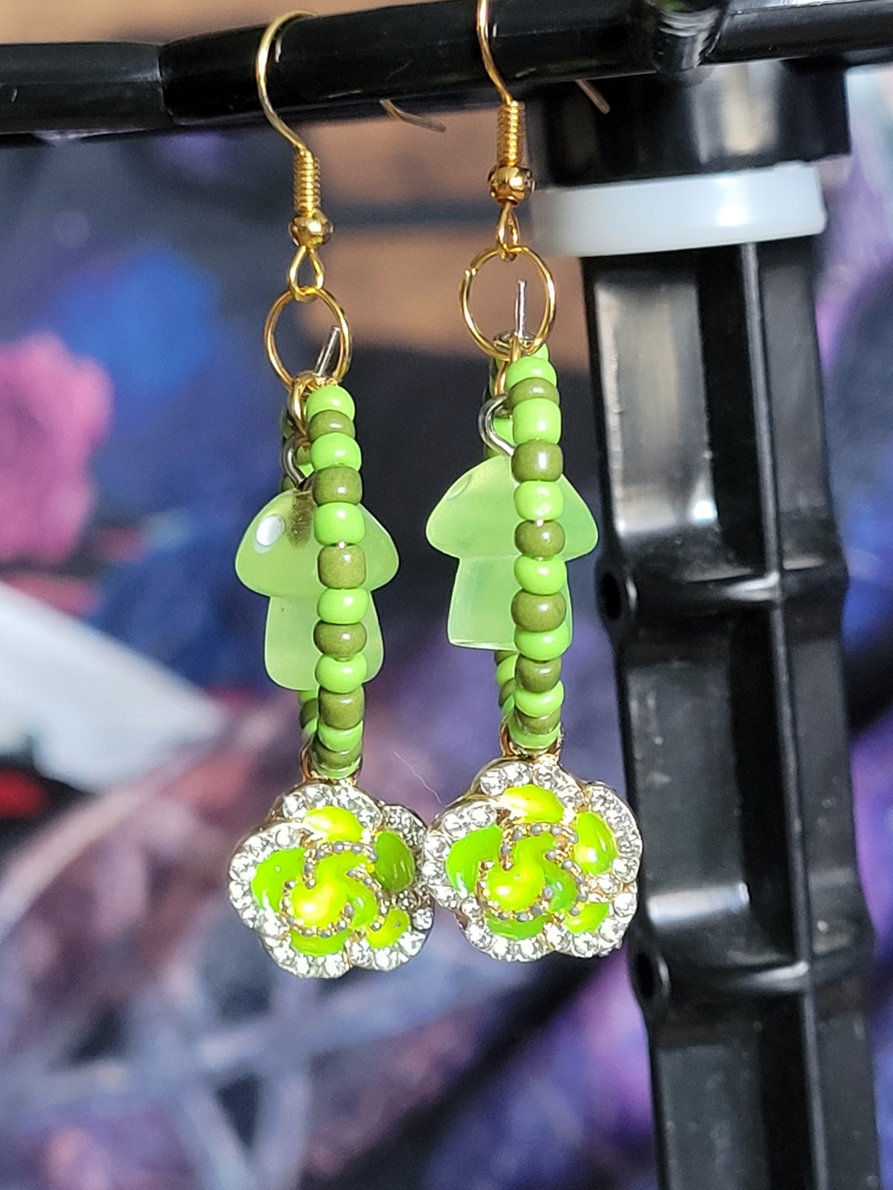 🍁NEW🍁Hand Crafted Lime Green Beaded Floral Drop Earrings